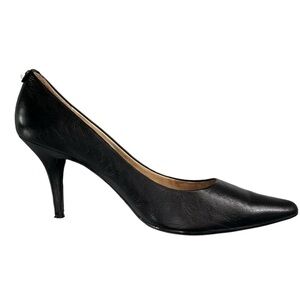 Michael Michael Kors Dorothy black 100% leather pointy toe classic pump heels
